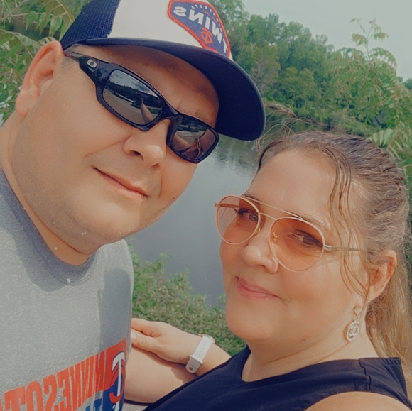 Meet your Posher, Stacy - Picture 2 of 4